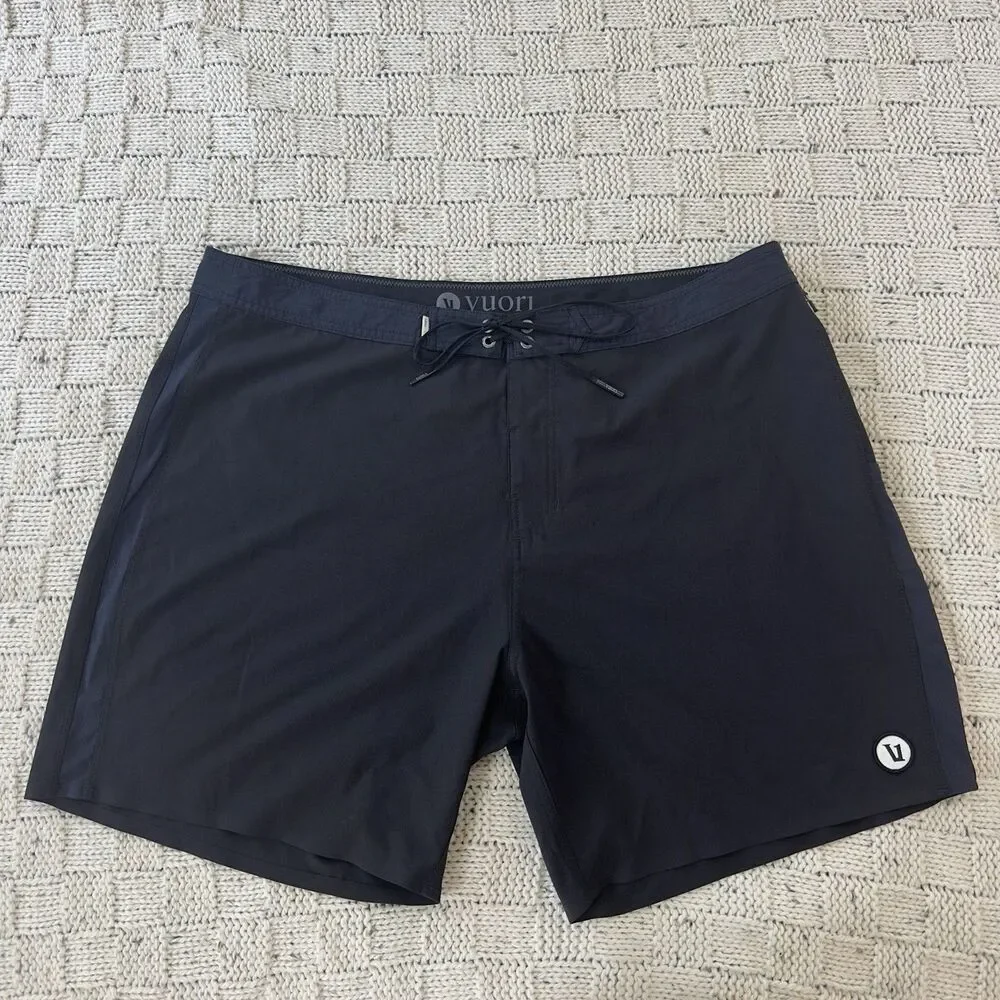 Vuori Peak Boardshorts 7” Men’s 38 Black Navy Swim Surf Shorts Performance Read - Picture 1 of 10